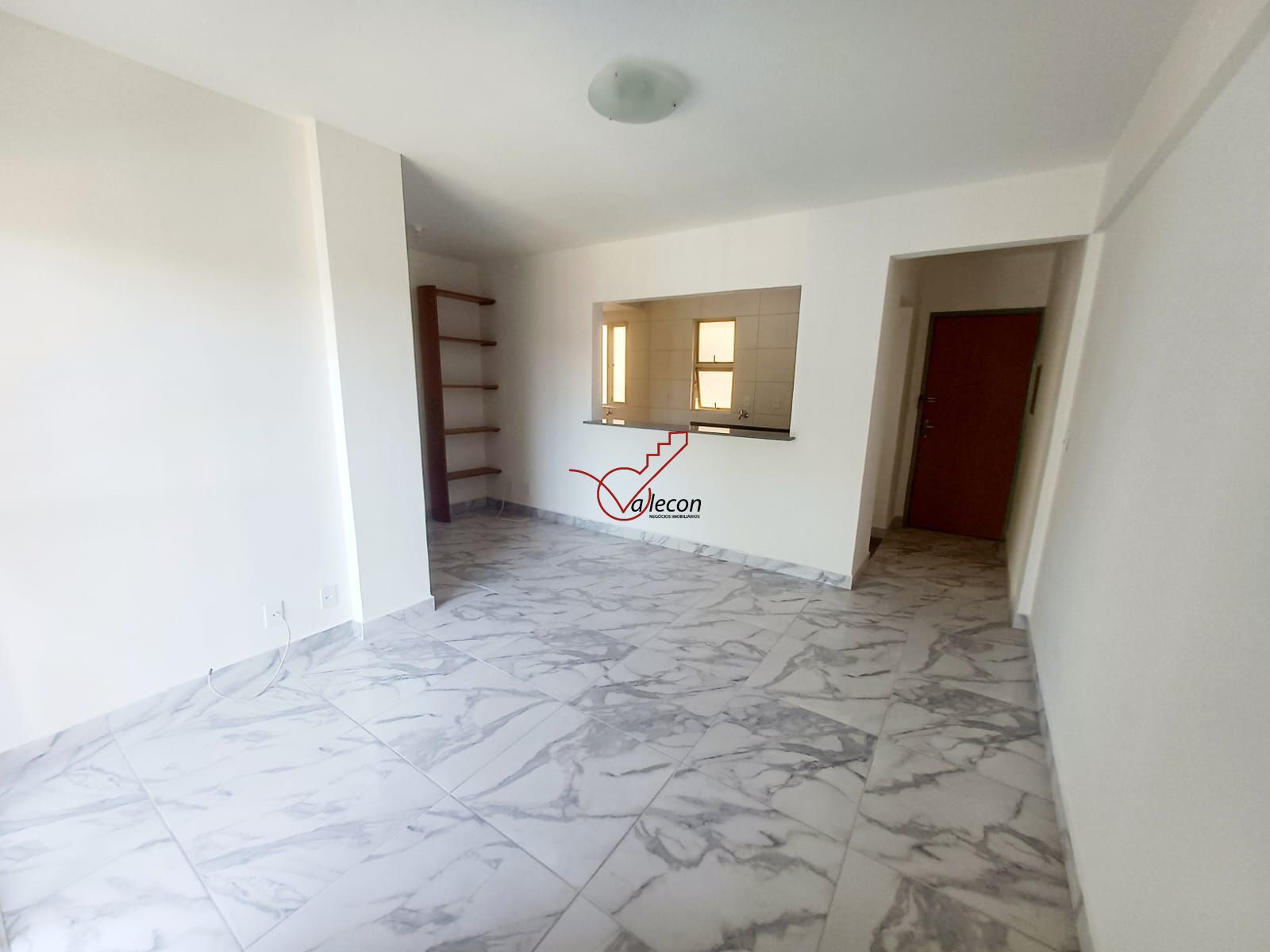 Apartamento à venda com 3 quartos, 70m² - Foto 2