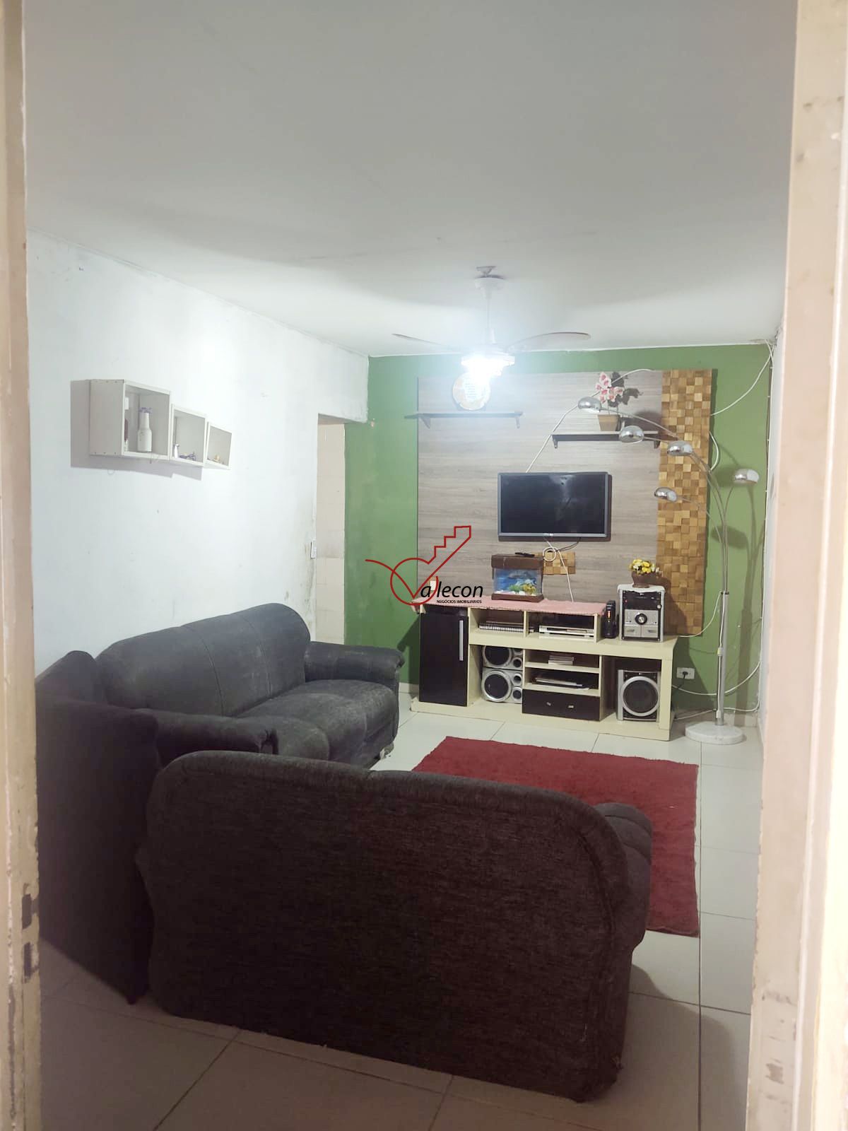 Casa à venda com 2 quartos, 140m² - Foto 2