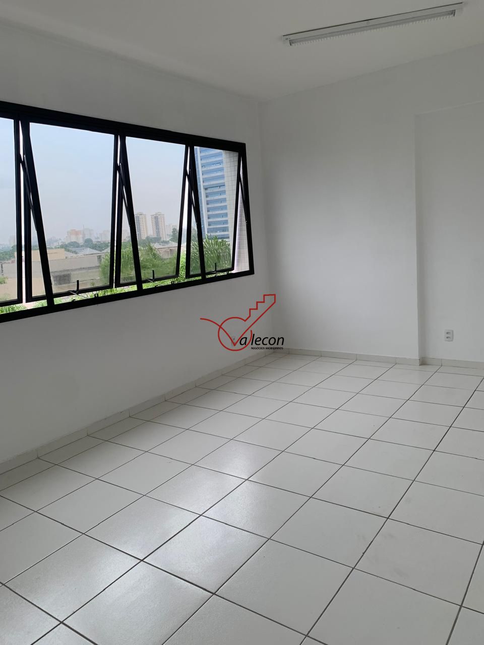 Sala Comercial para Locação no Jardim Aquarius