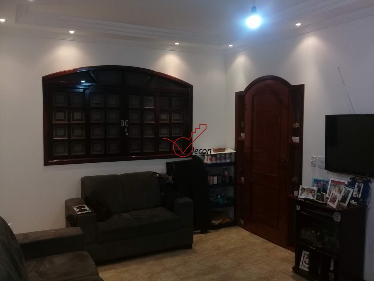 Sobrado à venda com 3 quartos, 220m² - Foto 1