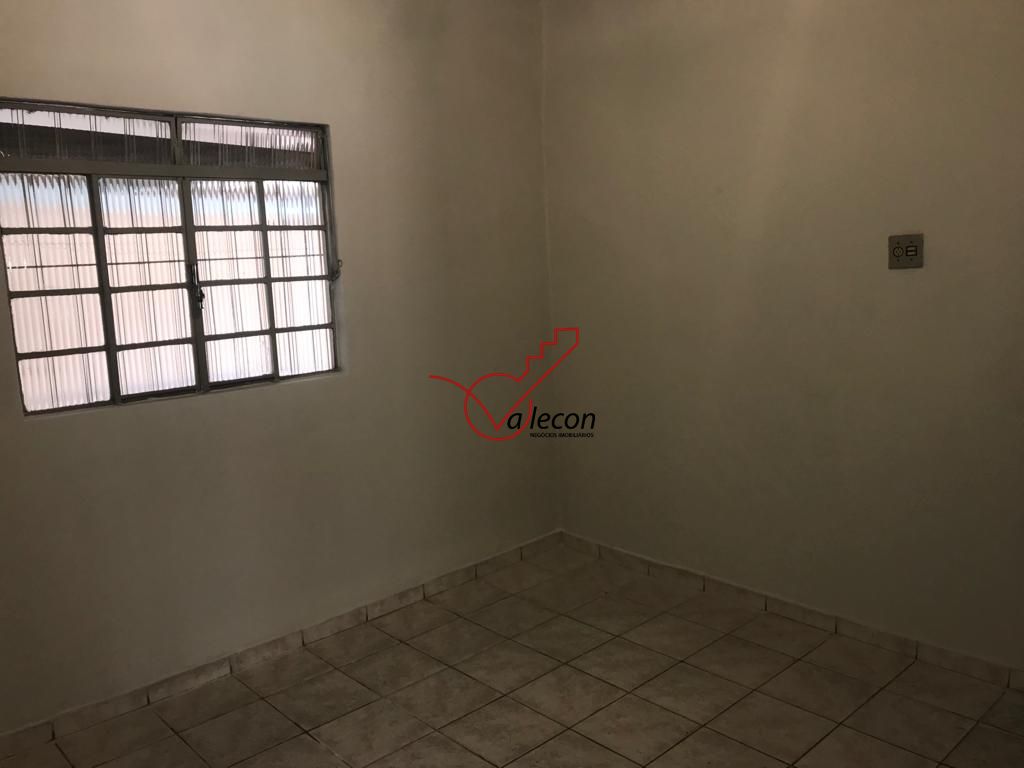 Casa à venda com 6 quartos, 197m² - Foto 17