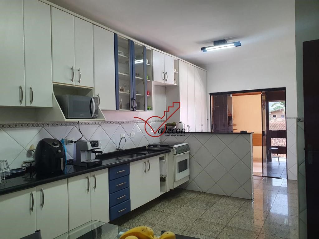 Casa à venda com 3 quartos, 237m² - Foto 10