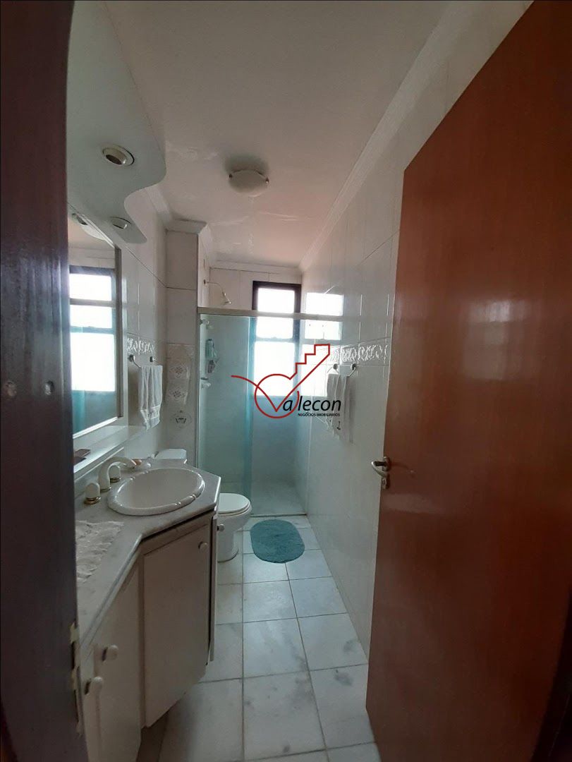 Apartamento à venda com 3 quartos, 135m² - Foto 9