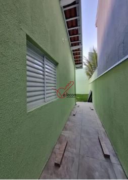 Casa à venda com 2 quartos, 55m² - Foto 2