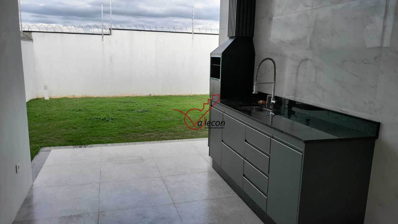 Casa à venda com 3 quartos, 300m² - Foto 14