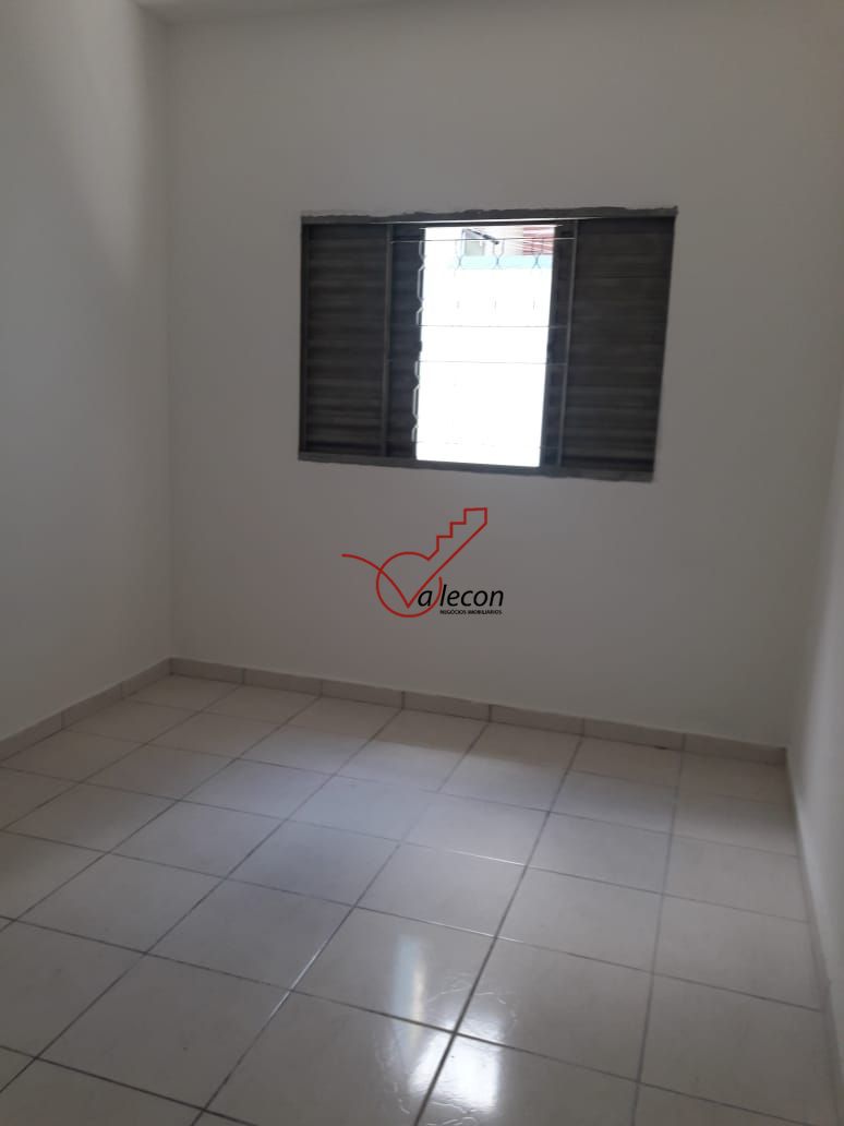 Casa à venda com 3 quartos, 150m² - Foto 3