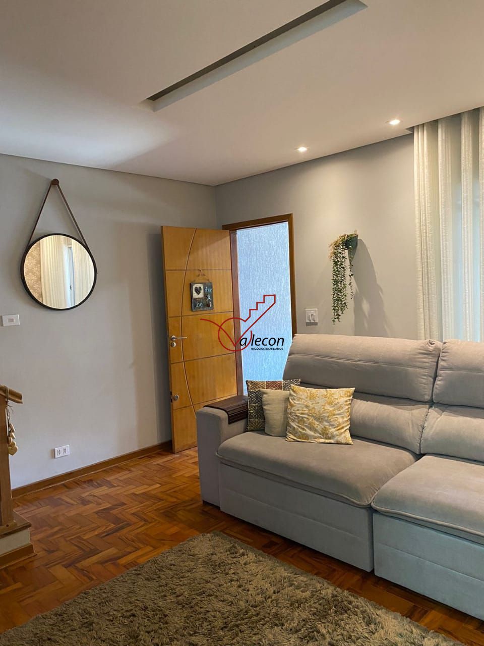 Casa à venda com 2 quartos, 100m² - Foto 1