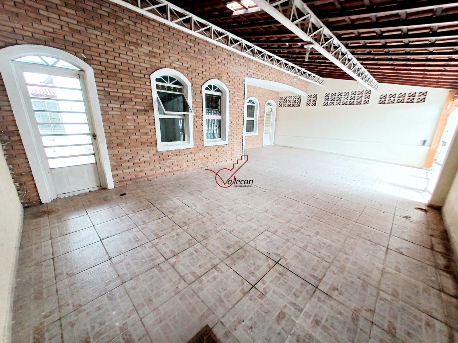 Sobrado à venda com 4 quartos, 325m² - Foto 2