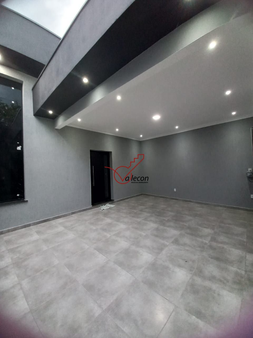 Casa à venda com 3 quartos, 133m² - Foto 1