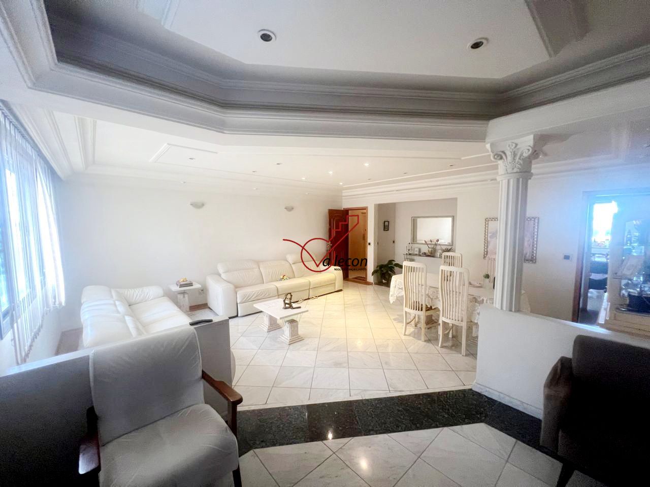 Apartamento à venda com 3 quartos, 146m² - Foto 4