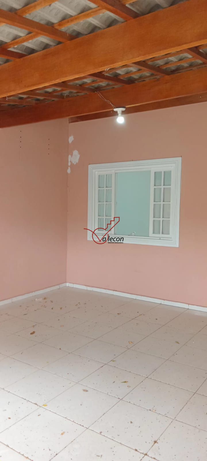 Casa para alugar com 3 quartos, 101m² - Foto 1