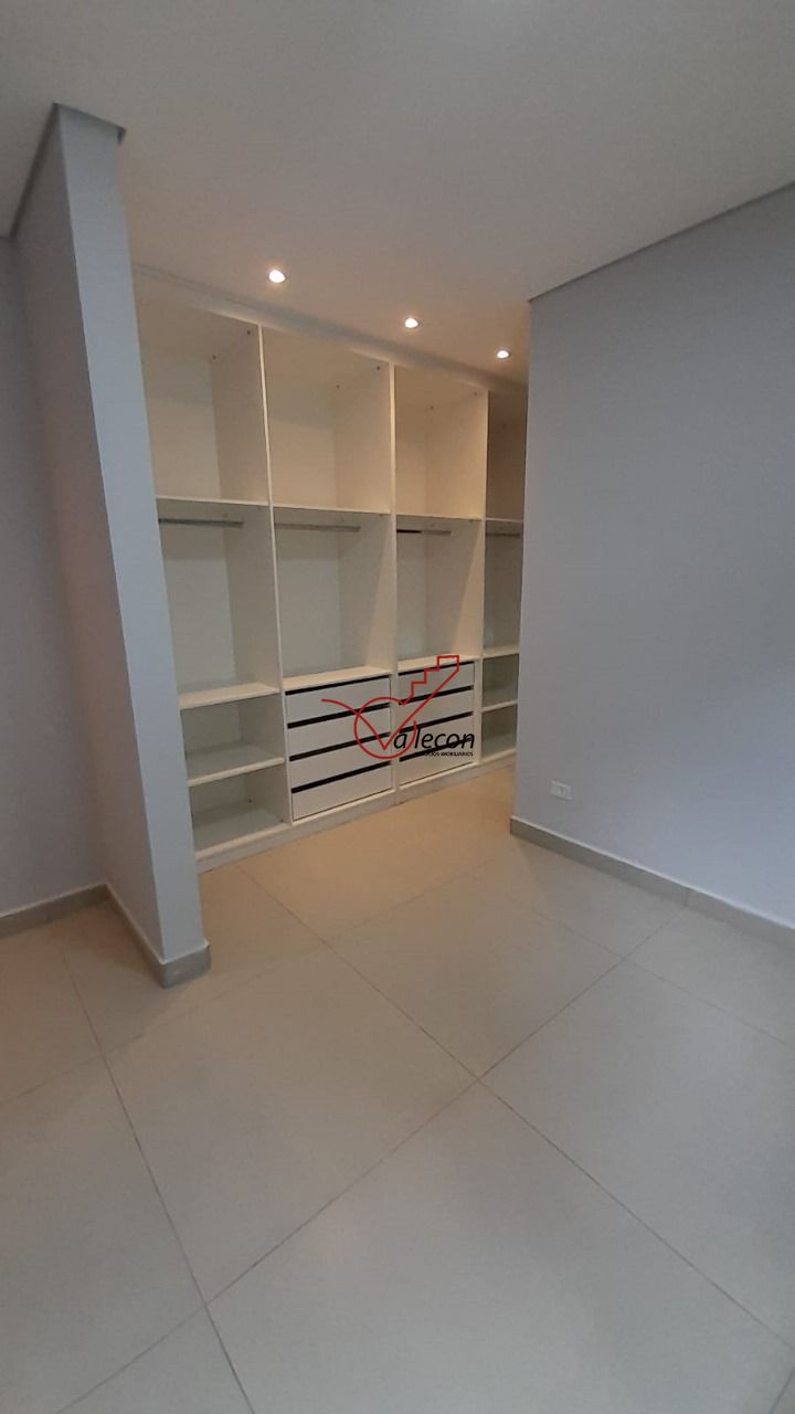 Casa à venda com 3 quartos, 300m² - Foto 11