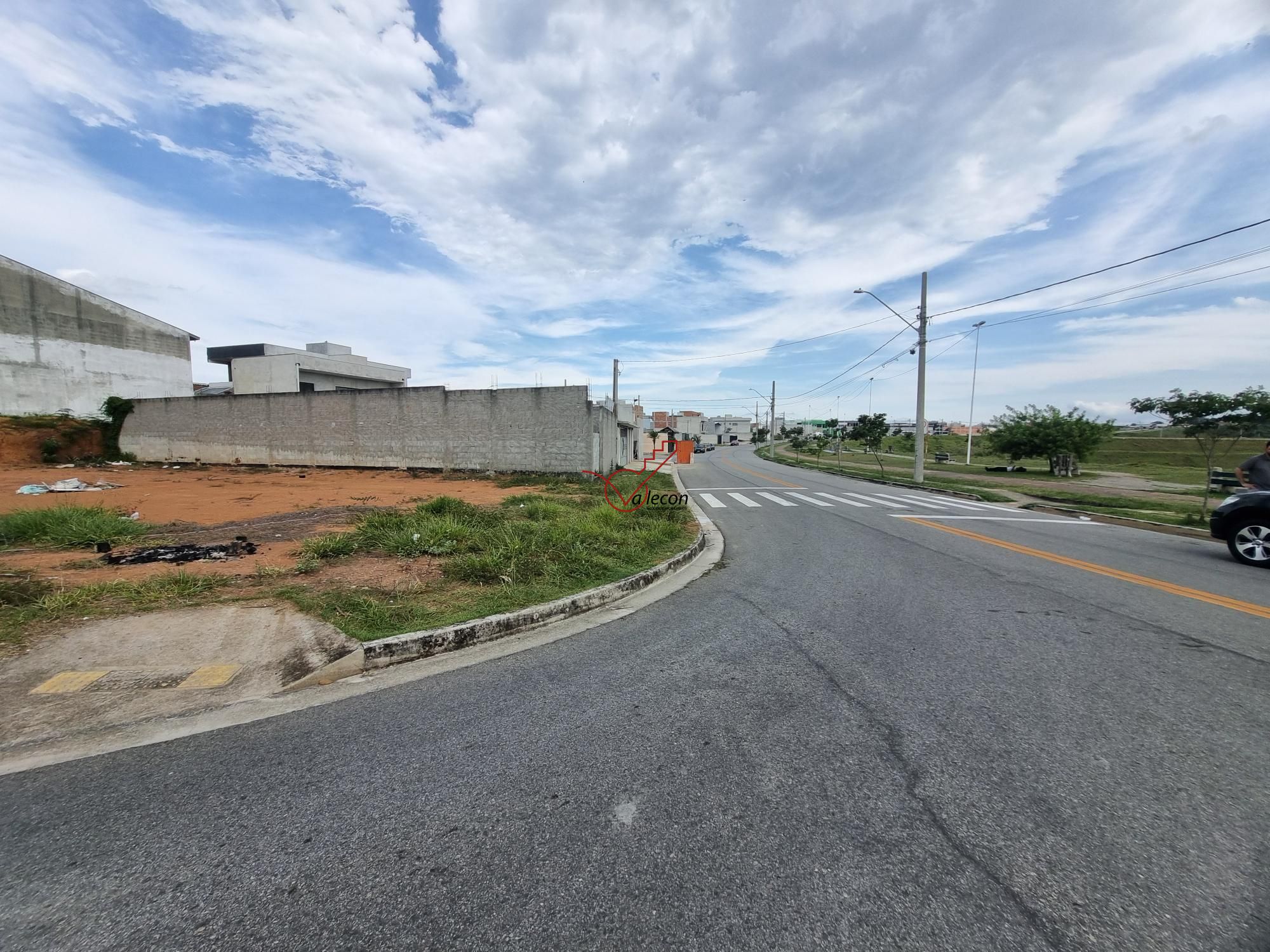 Loteamento e Condomínio, 450 m² - Foto 2