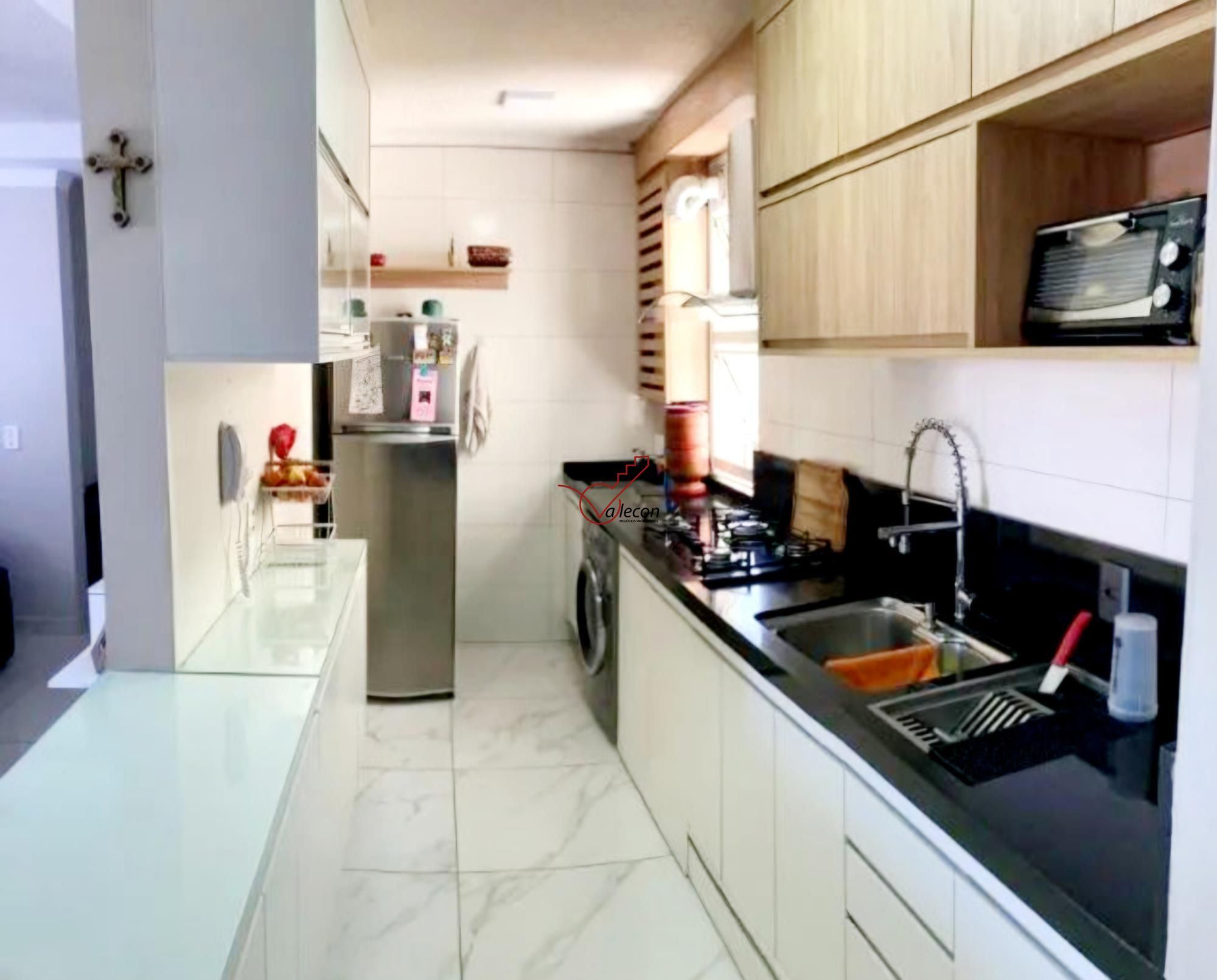 Apartamento à venda com 3 quartos, 67m² - Foto 2