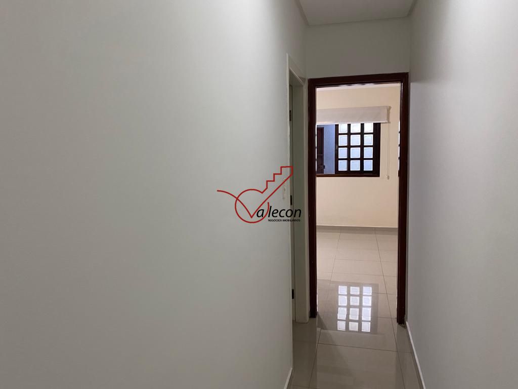 Casa à venda com 3 quartos, 181m² - Foto 3