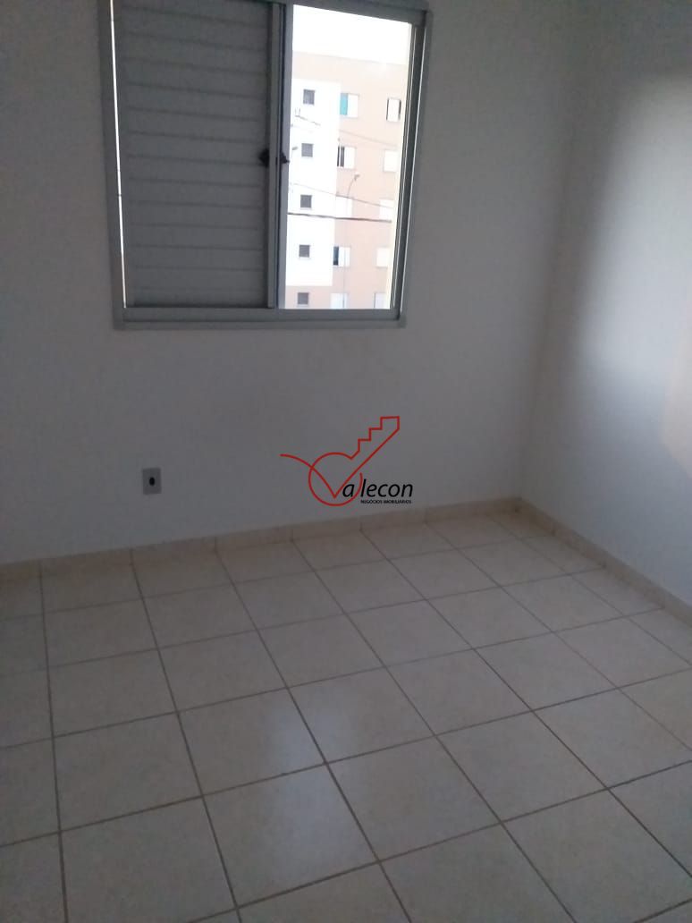 Apartamento à venda com 2 quartos, 70m² - Foto 4