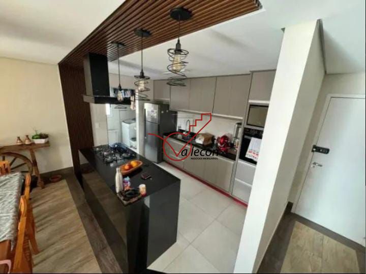 Apartamento à venda com 3 quartos, 98m² - Foto 2