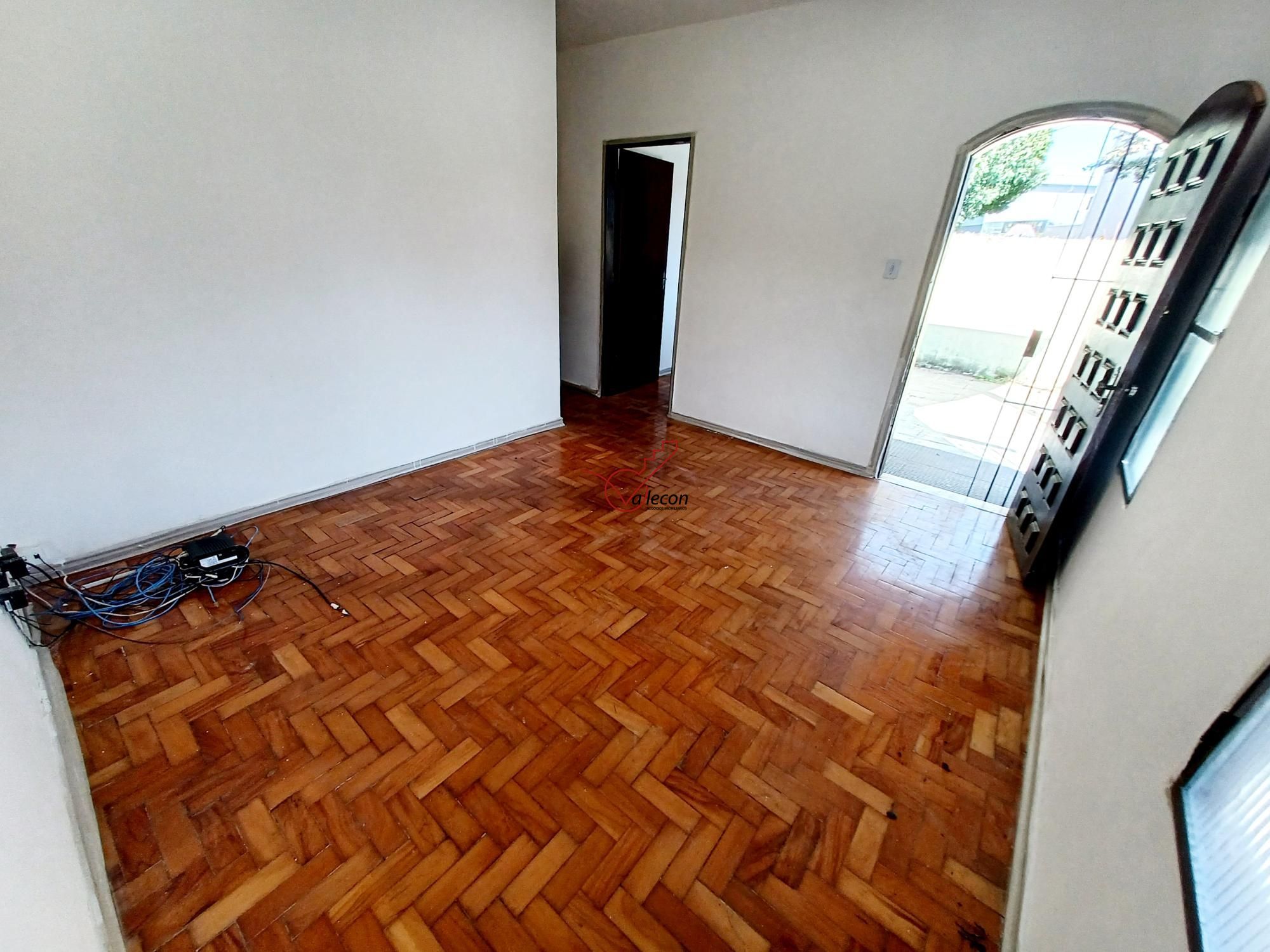 Casa para alugar com 4 quartos, 76m² - Foto 2