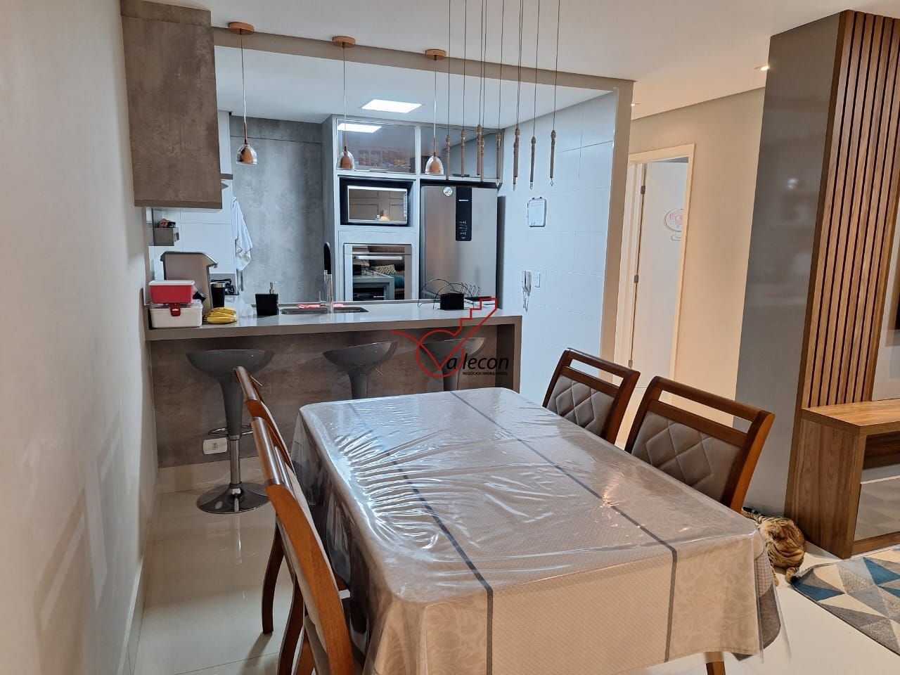 Apartamento à venda com 2 quartos, 65m² - Foto 2