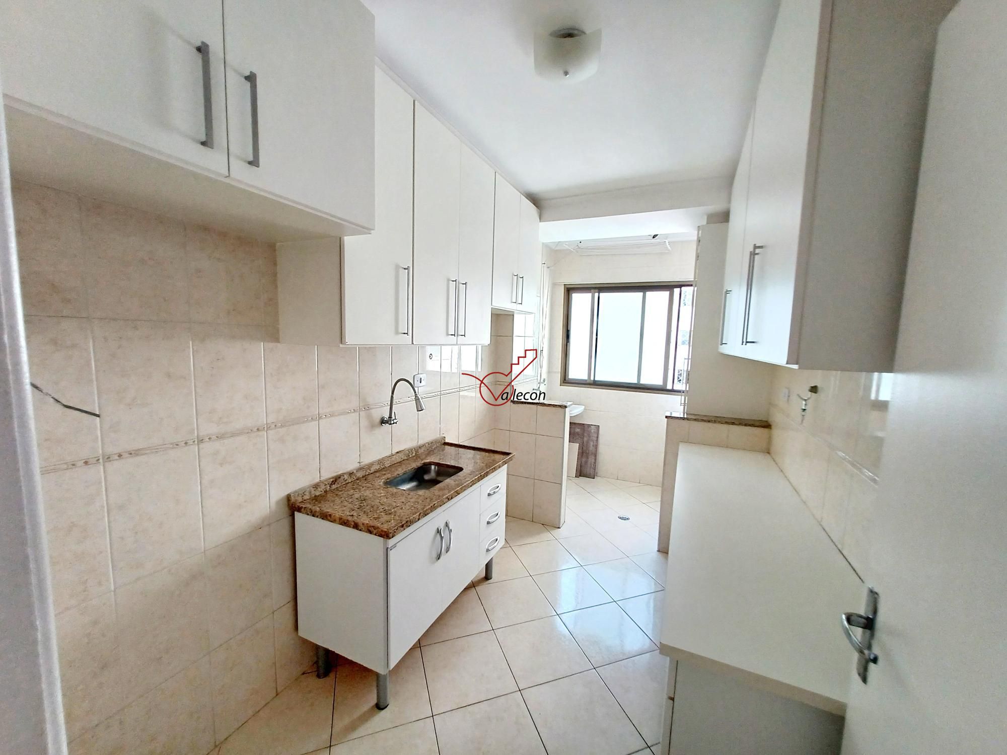 Apartamento à venda com 3 quartos, 75m² - Foto 1