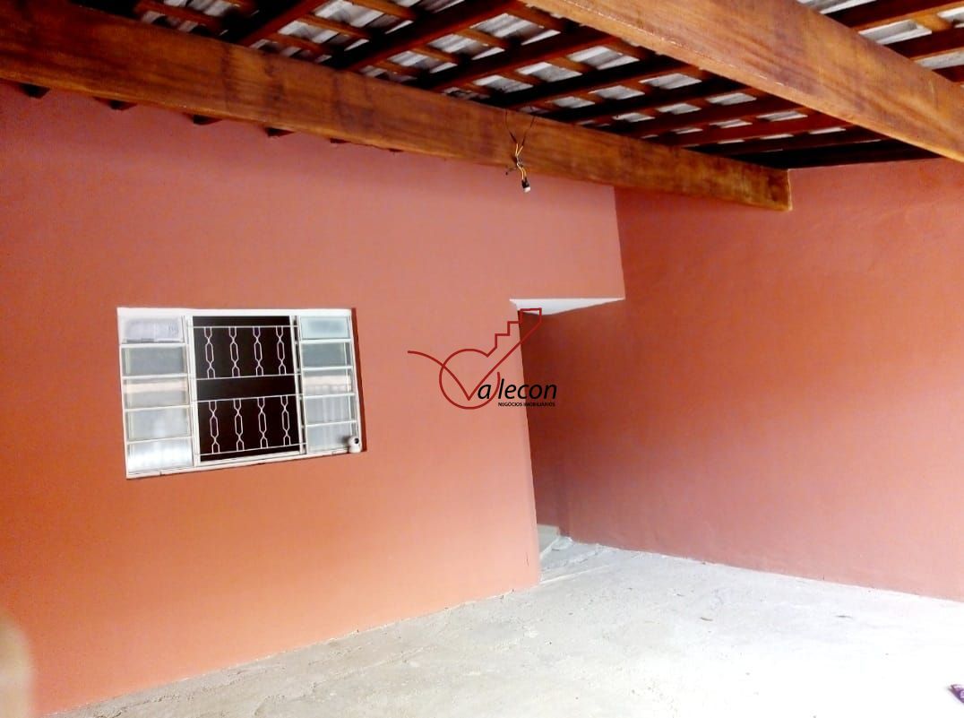 Casa à venda com 3 quartos, 71m² - Foto 2