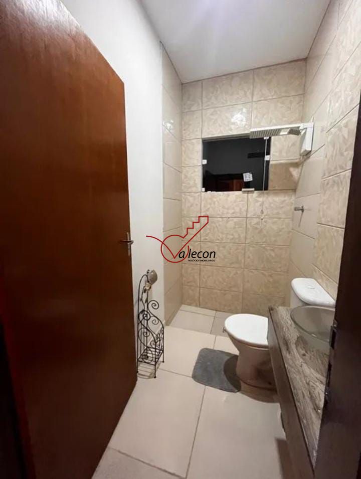 Casa à venda com 3 quartos, 250m² - Foto 2