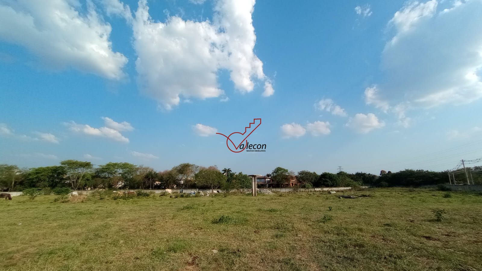 Excelente Área em São José dos Campos