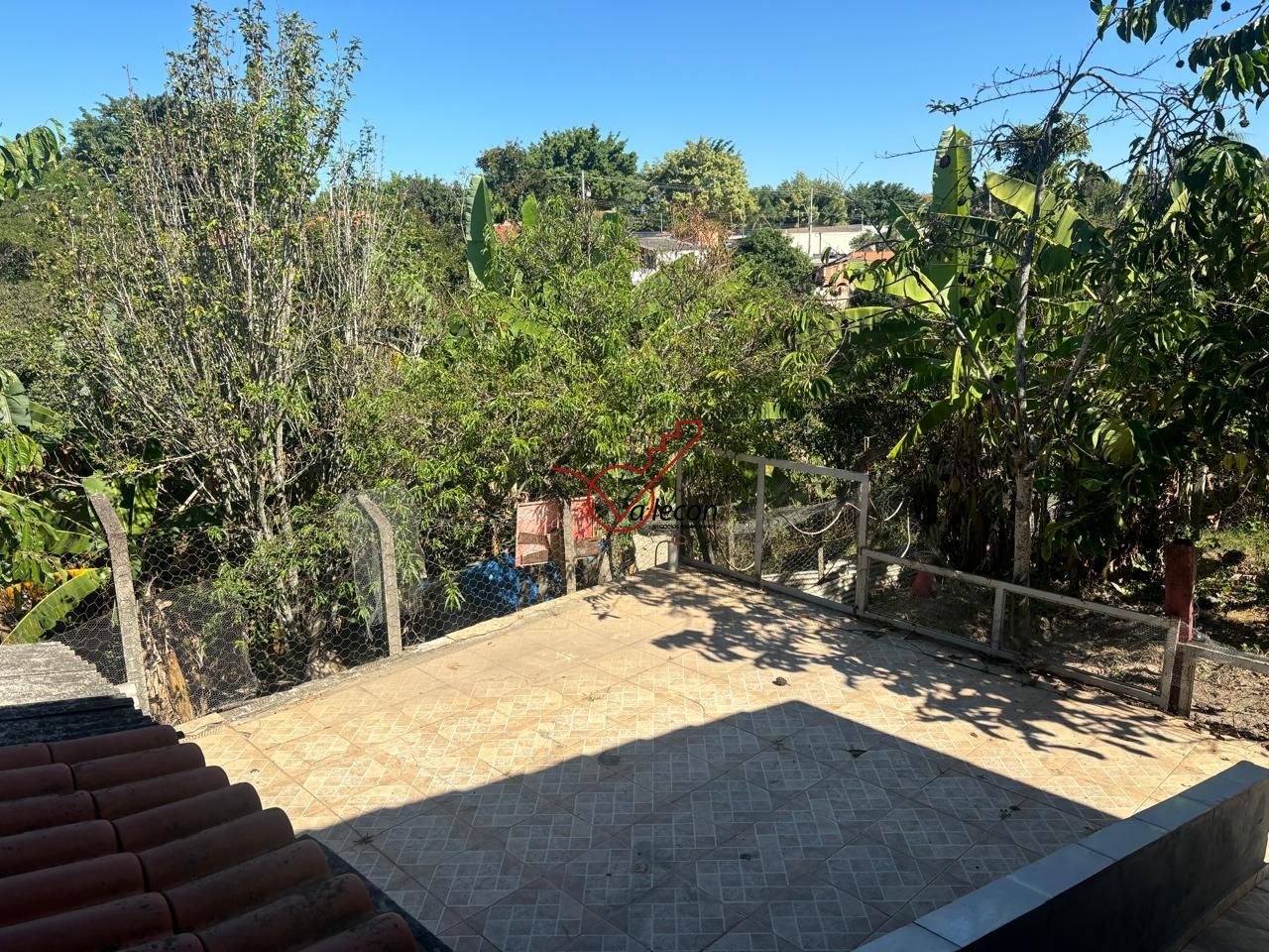 Chácara à venda e aluguel com 2 quartos, 150m² - Foto 8