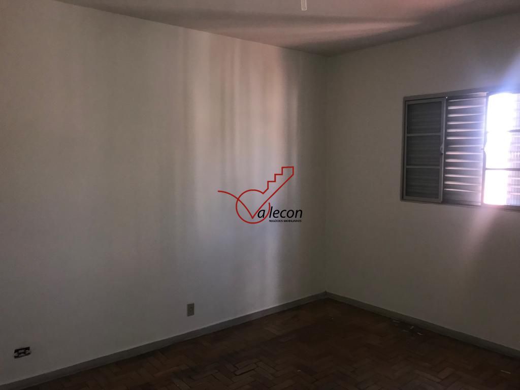 Casa à venda com 6 quartos, 197m² - Foto 15