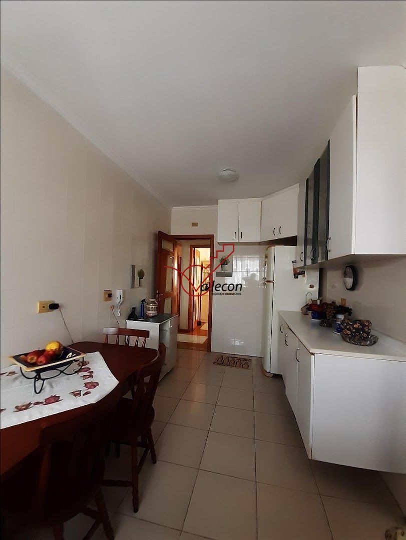 Apartamento à venda com 3 quartos, 135m² - Foto 11