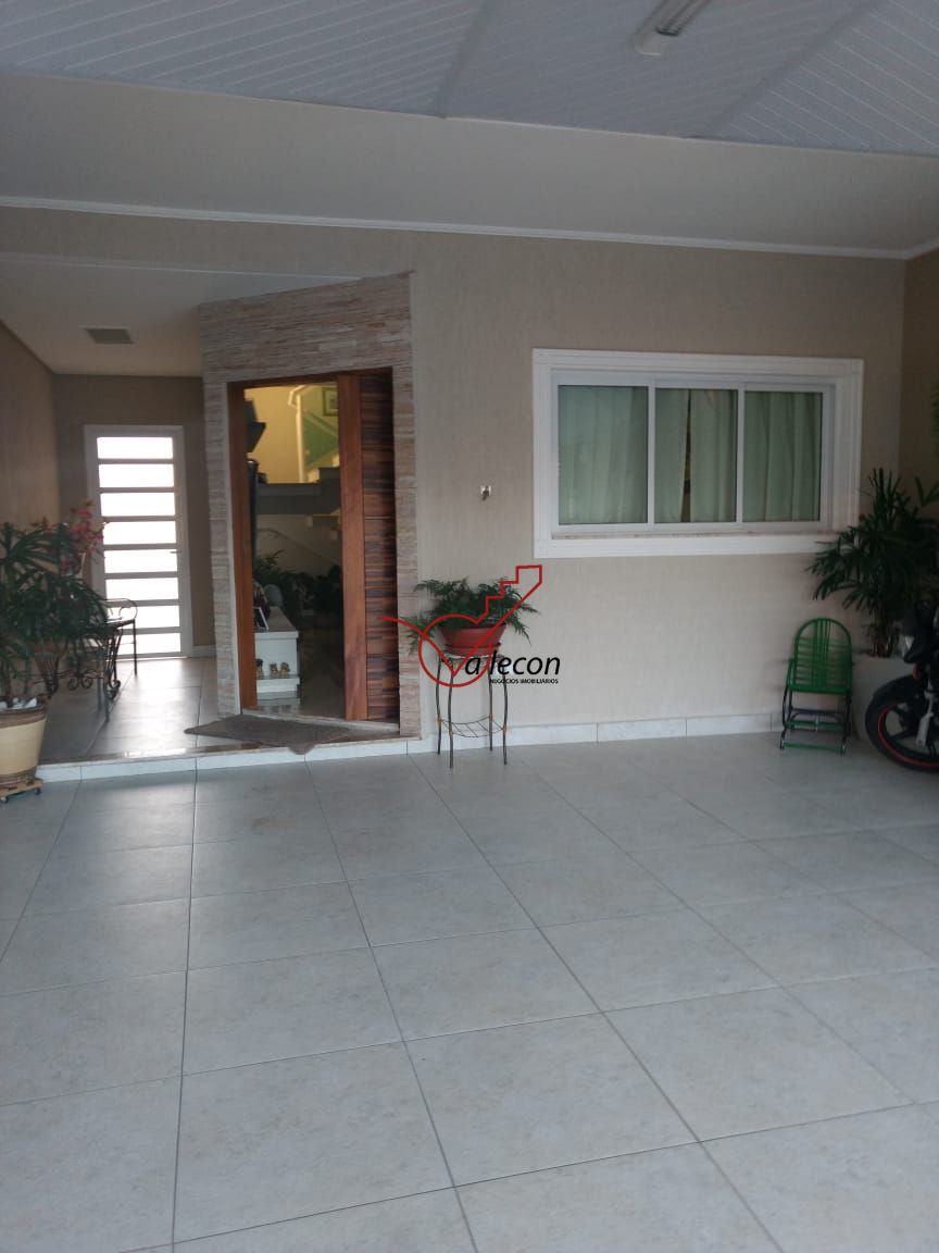 Lindo sobrado 3 Dorms, 220m²- Jardim Imperial- SJcampos/SP