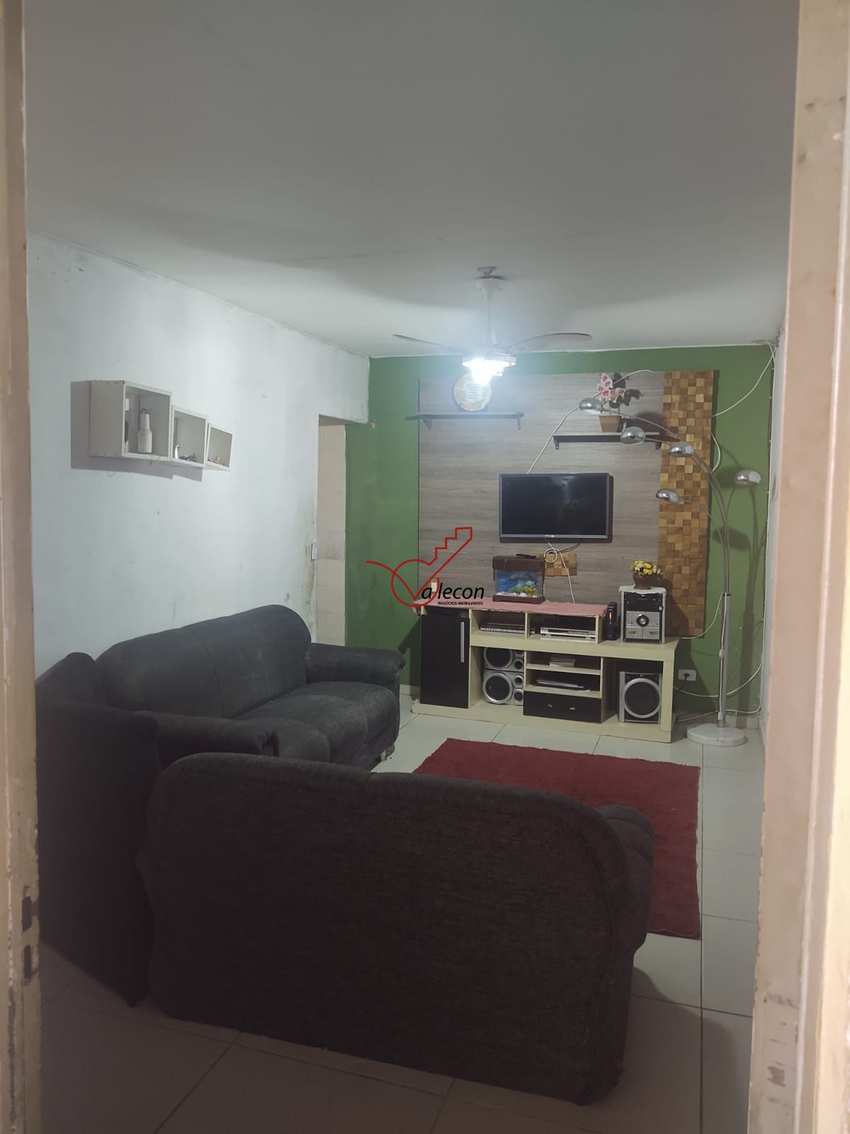 Casa à venda com 2 quartos, 140m² - Foto 1