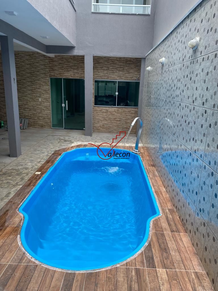 MARAVILHOSO SOBRADO com PISCINA - NOVINHO - Aceito permuta