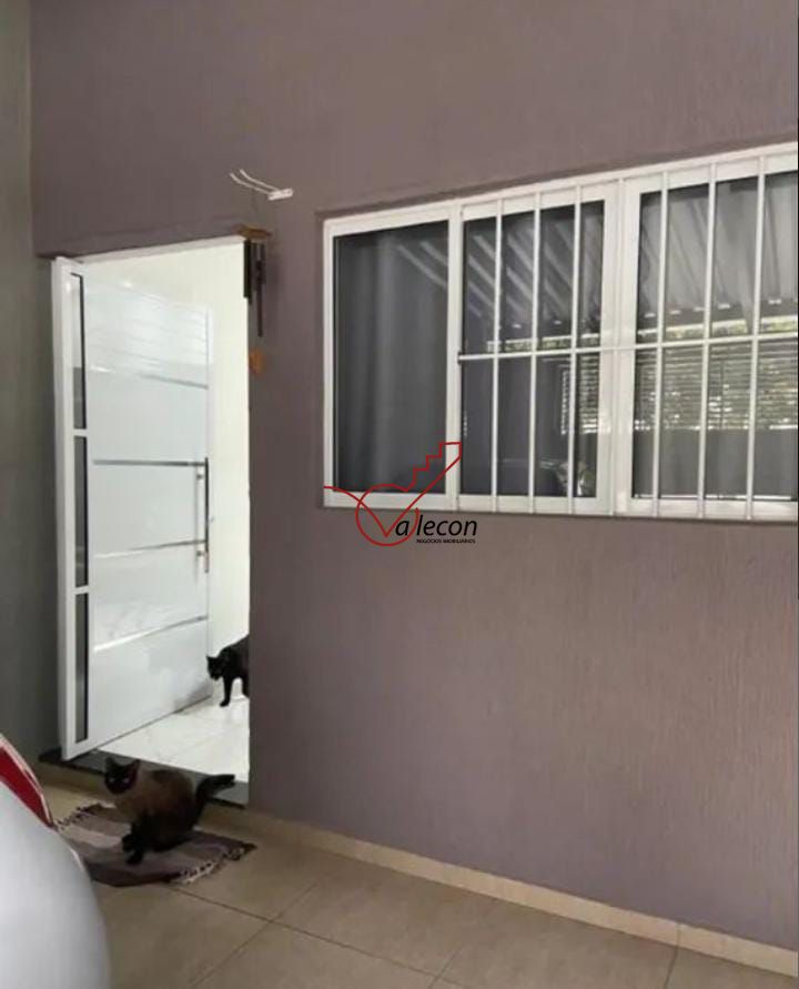 Casa à venda com 2 quartos, 80m² - Foto 4