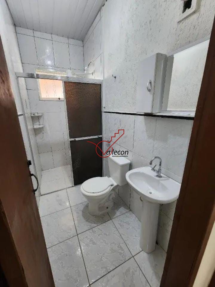 Casa à venda com 2 quartos, 90m² - Foto 2