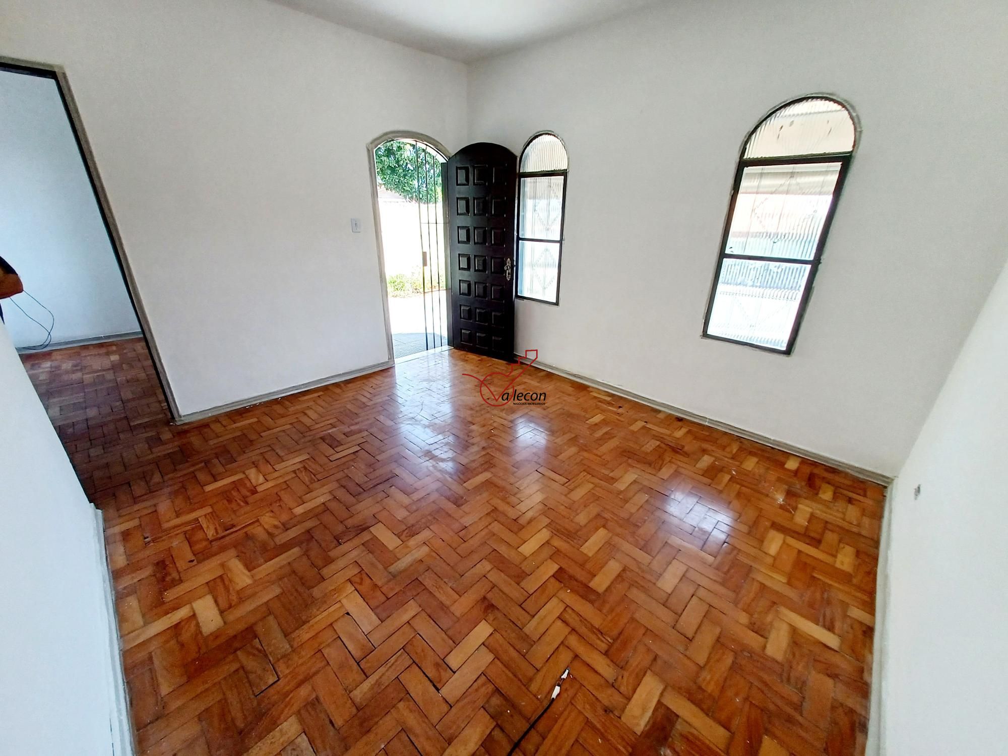 Casa para alugar com 4 quartos, 76m² - Foto 1
