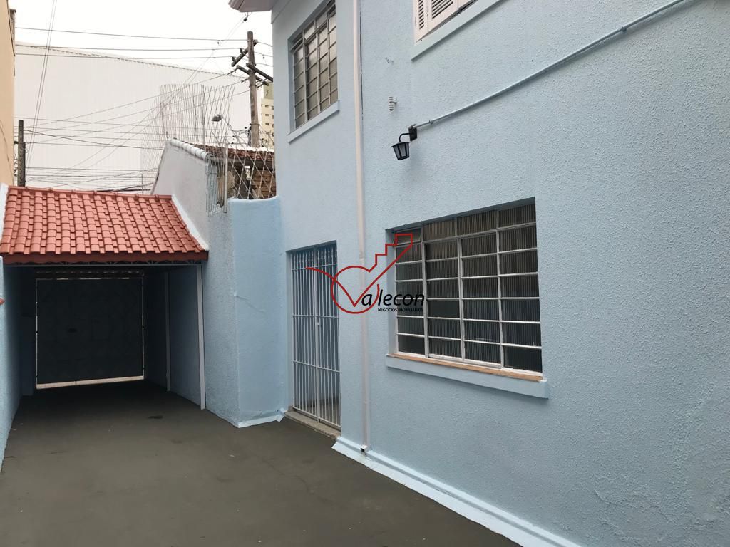 EXCELENTE Casa Comercial no Centro de São José com 152m².