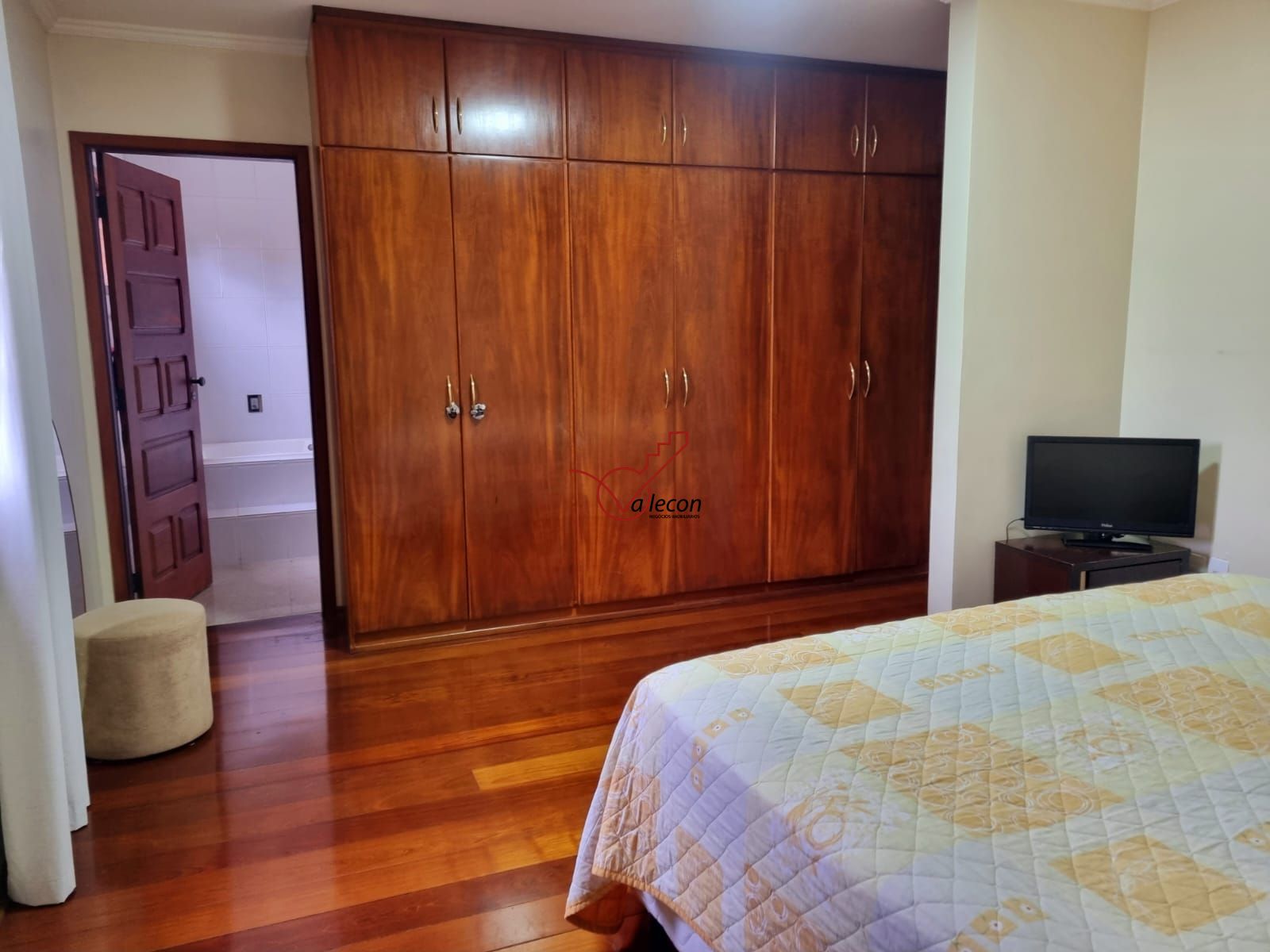 Casa de Condomínio à venda com 4 quartos, 278m² - Foto 12