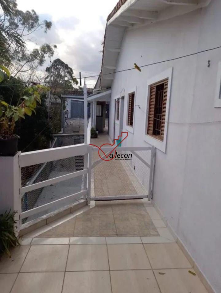 Casa à venda com 3 quartos, 194m² - Foto 2