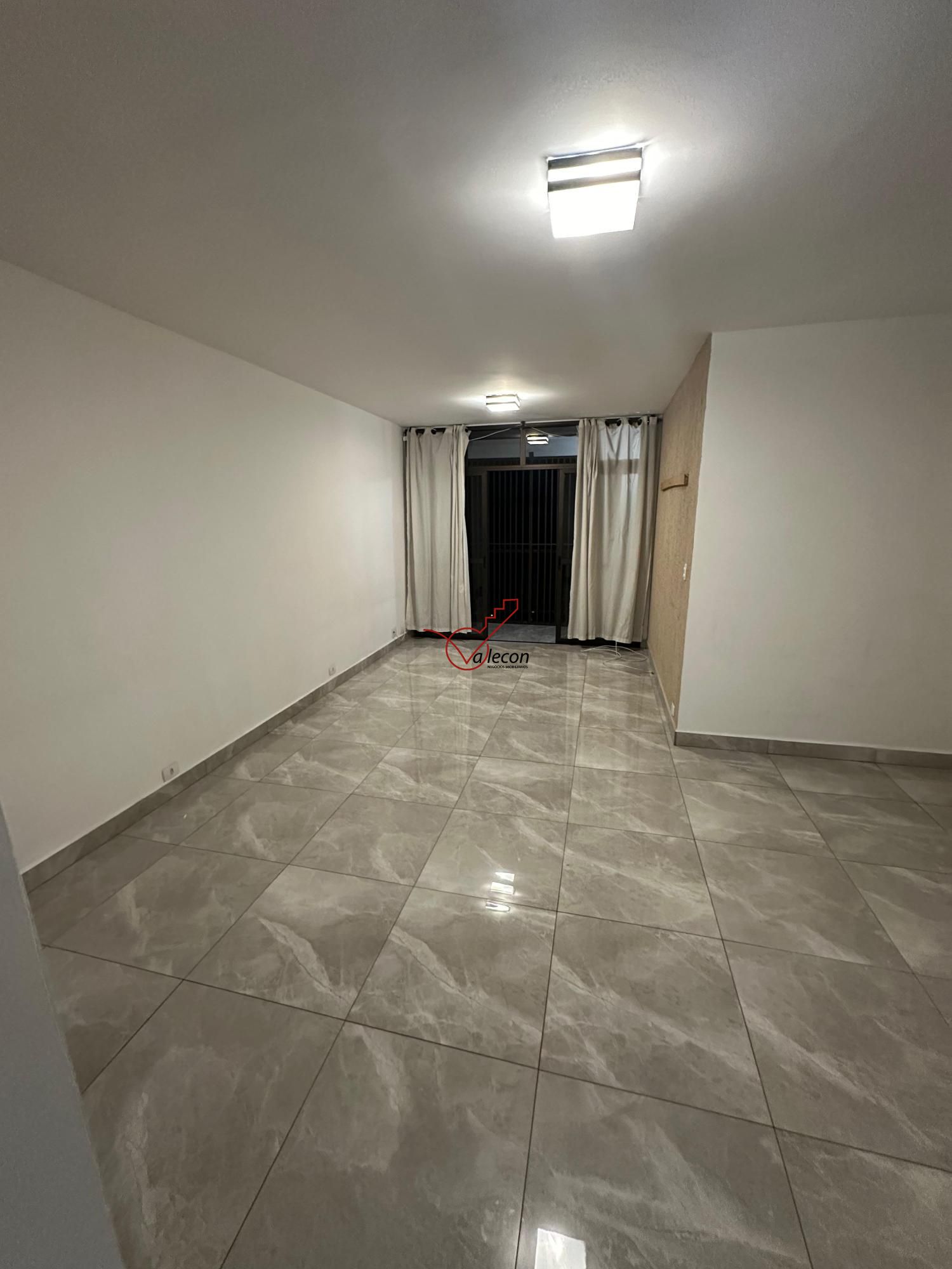 APARTAMENTO AMPLO COM VISTA PARA O BANHADO – CENTRO DE SÃO JOSÉ DOS CAMPOS