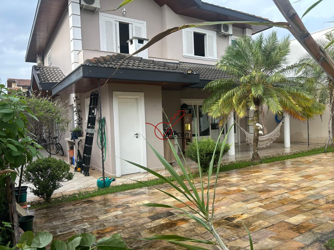 Casa, 5 quartos, 242 m² - Foto 1