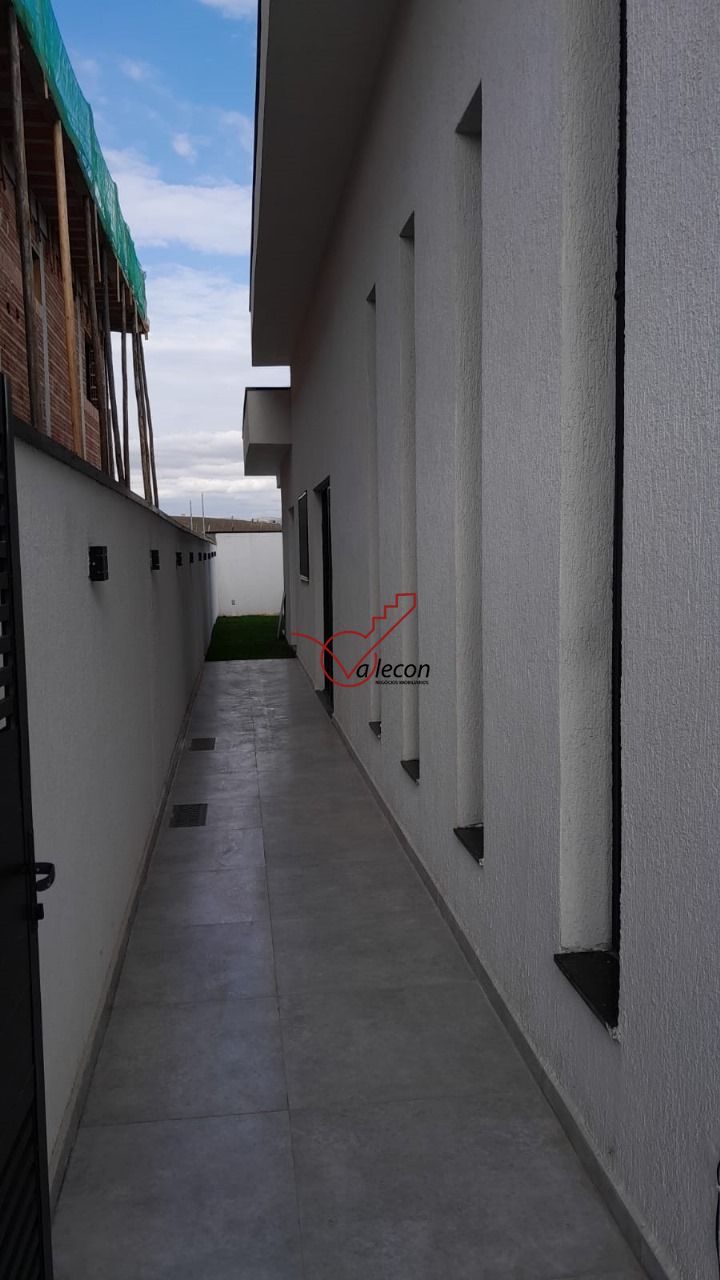 Casa à venda com 3 quartos, 300m² - Foto 25