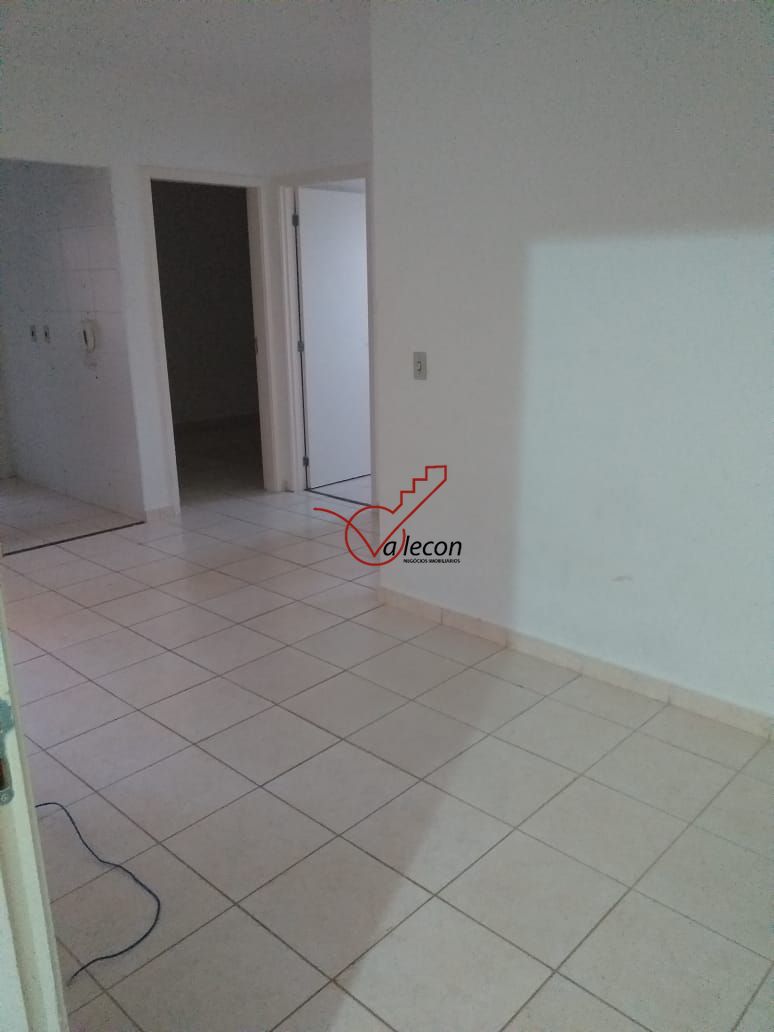 Apartamento à venda com 2 quartos, 70m² - Foto 2