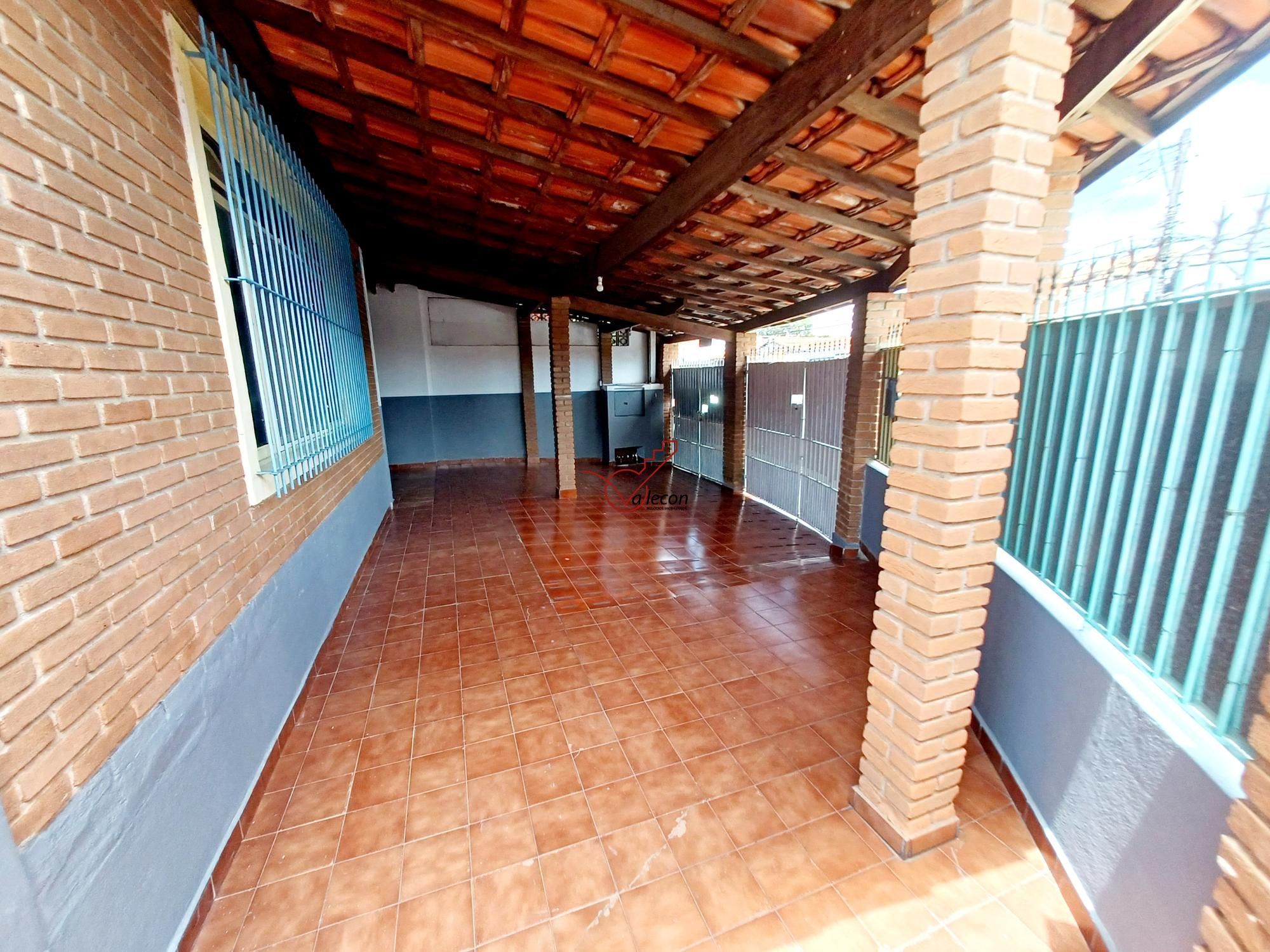 Casa à venda e aluguel com 4 quartos, 194m² - Foto 3