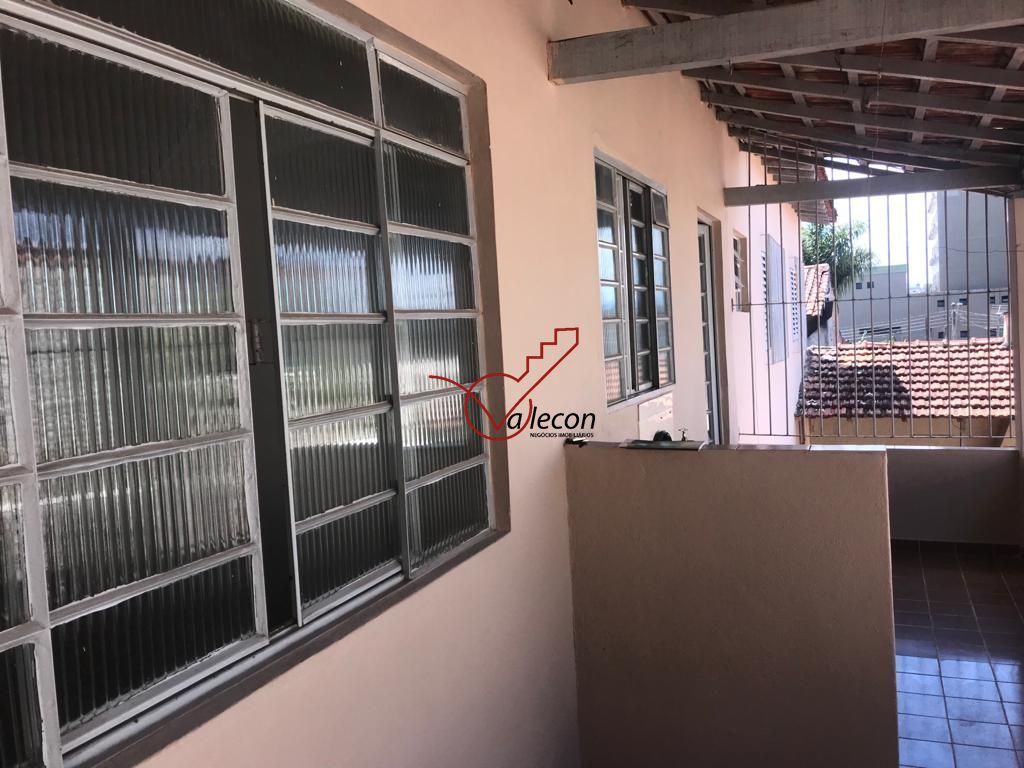 Casa à venda com 6 quartos, 197m² - Foto 8