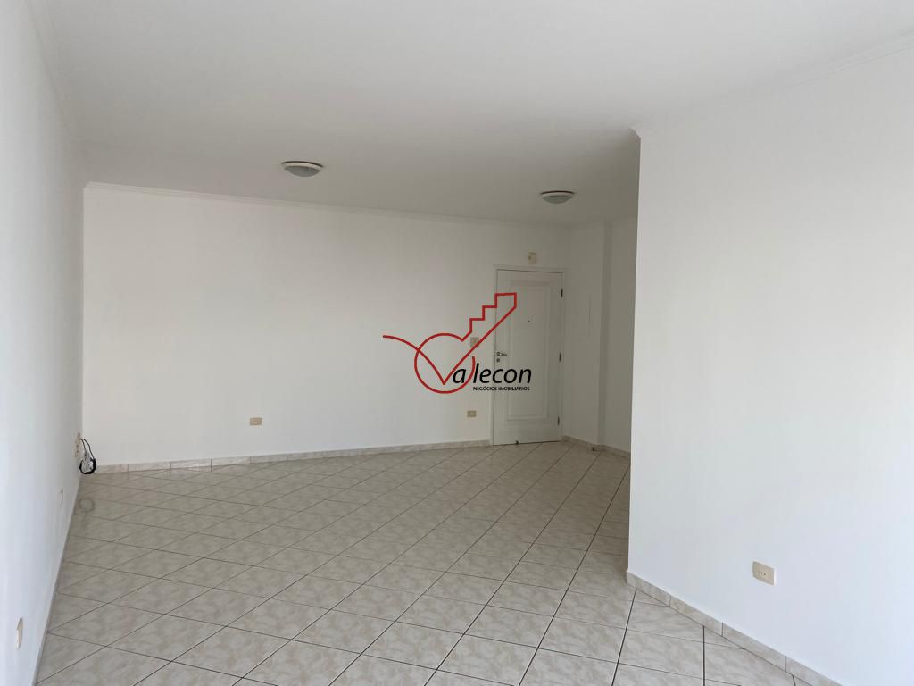 Apartamento à venda com 3 quartos, 118m² - Foto 2