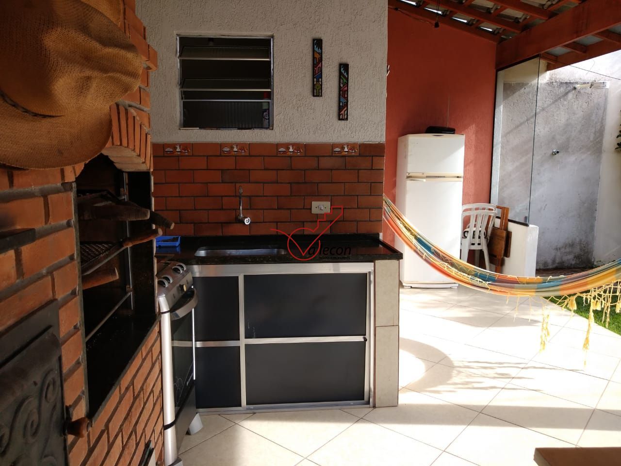 Casa à venda com 3 quartos, 100m² - Foto 4