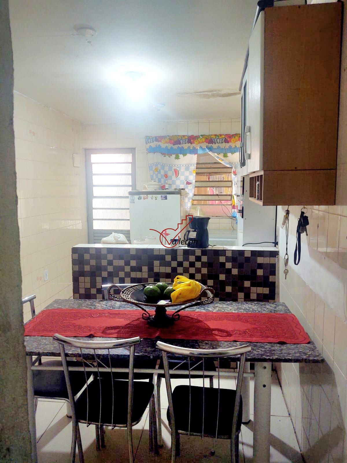 Casa à venda com 3 quartos, 140m² - Foto 2