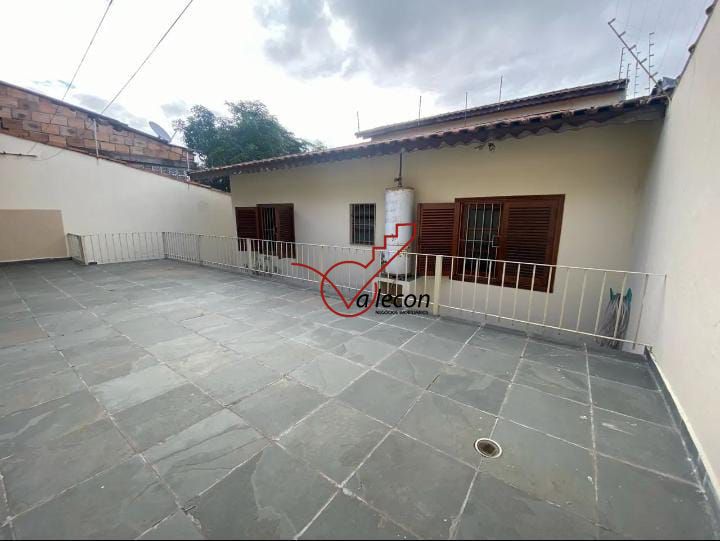 Casa à venda com 4 quartos, 265m² - Foto 14