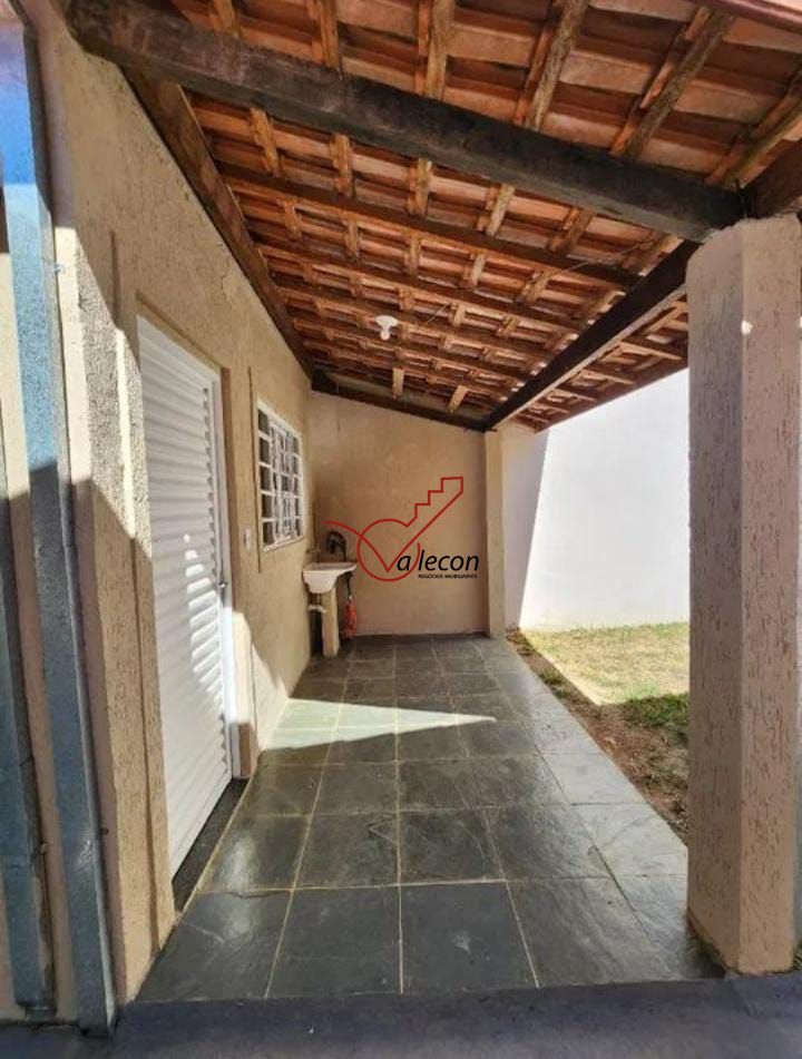 Casa à venda com 2 quartos, 90m² - Foto 5